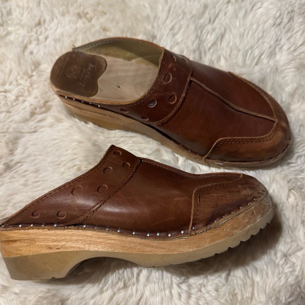 Women's Troentorp Brown Leather Clogs